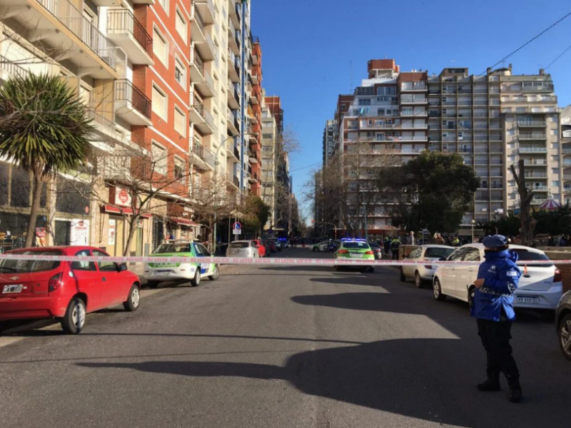Mar del Plata: cay mampostera de un edificio y mat a una mujer